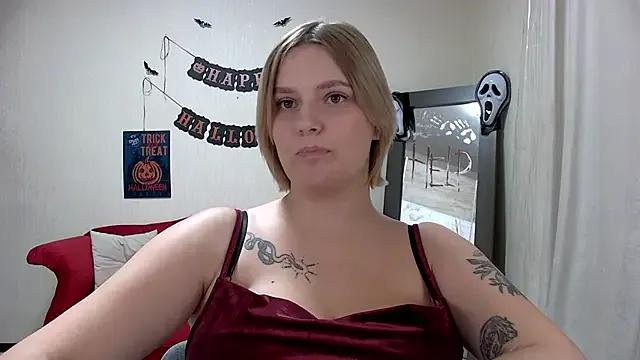 DianeMills on StripChat