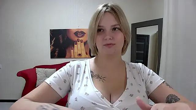 DianeMills on StripChat