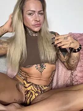 Divina_X_ on StripChat