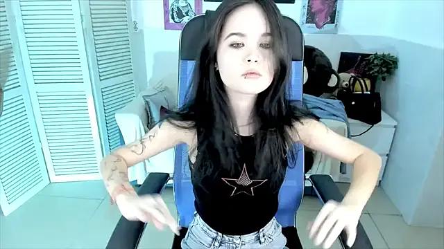 Elainebeness on StripChat