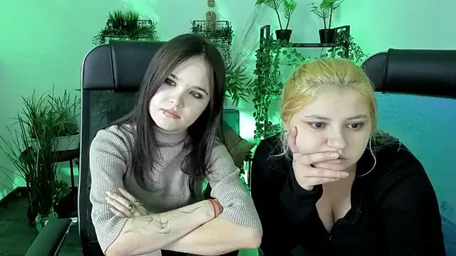 Elainebeness on StripChat