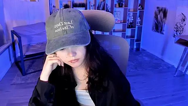 Elainebeness on StripChat