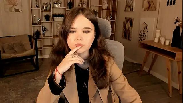 Elainebeness on StripChat