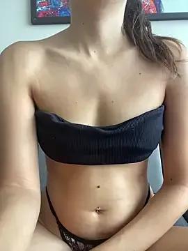 elasuyum on StripChat