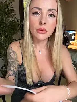 EmaSalis on StripChat