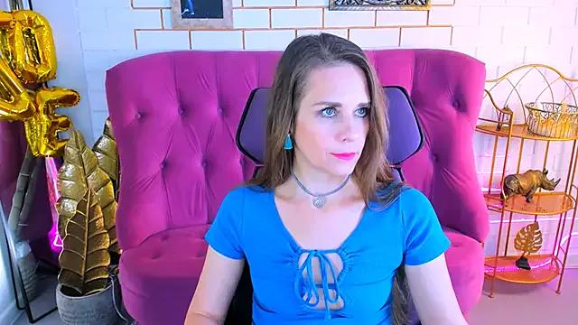 EmiliaBedy on StripChat