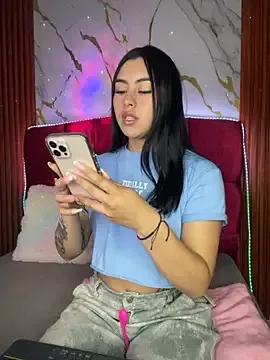 emily_22x on StripChat