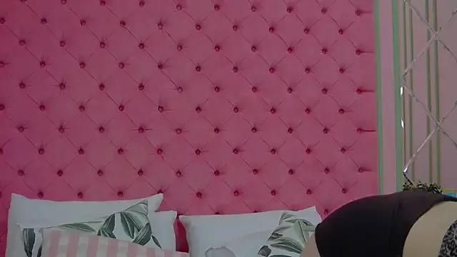 EmilyMosley on StripChat