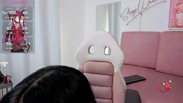 Emmy_sexygirl on StripChat