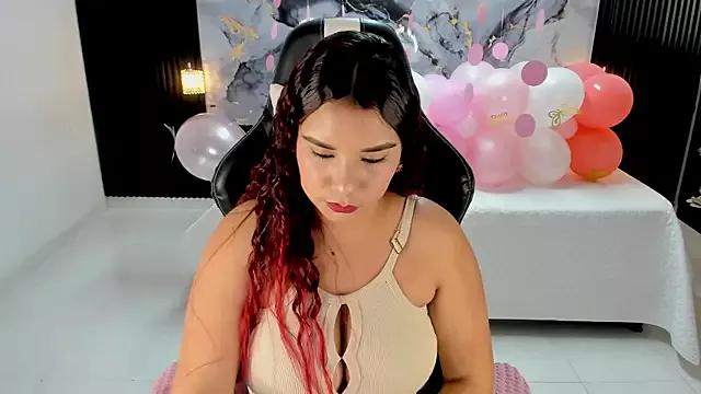 Emy_topless on StripChat