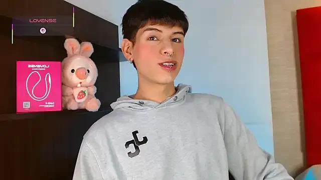 Ezra_Storm on StripChat