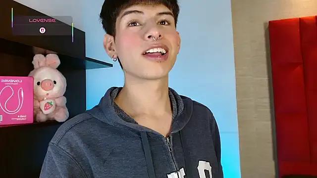 Ezra_Storm on StripChat