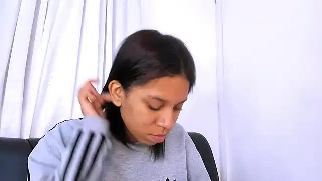 Fernanda_brown18 on StripChat