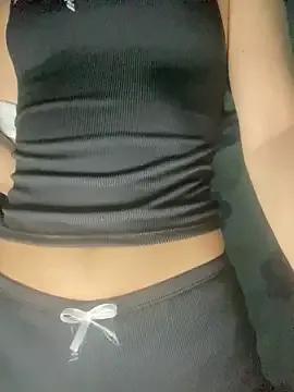 Fin-xinh18 on StripChat