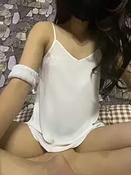 Fin-xinh18 on StripChat