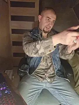 Foxyshaved on StripChat