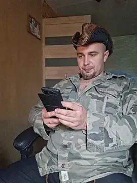 Foxyshaved on StripChat