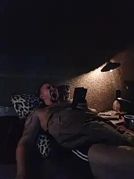 Foxyshaved on StripChat