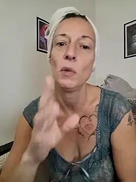 FrauMueller on StripChat