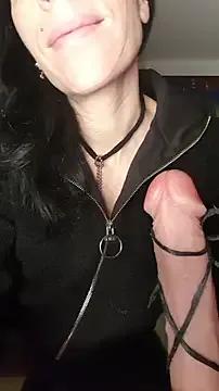 freyamoret — Mi inculo in pubblico!