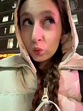 FroggyAnna on StripChat