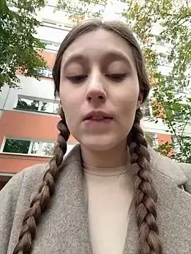 FroggyAnna on StripChat