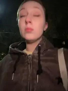 FroggyAnna on StripChat