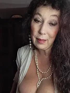 GypsyEsmeralda on StripChat