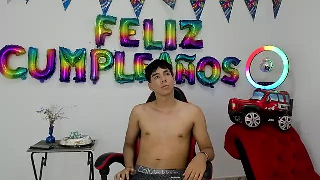 Harry_LatinBoy on StripChat
