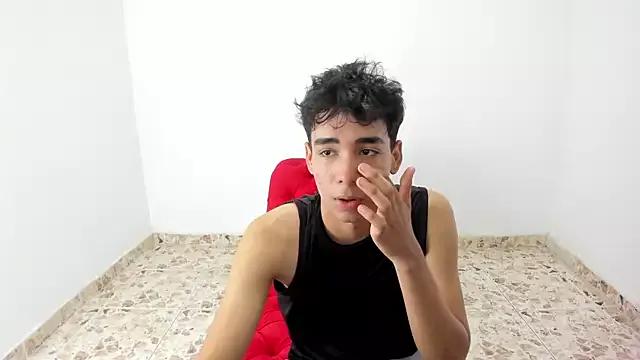 Harry_LatinBoy on StripChat