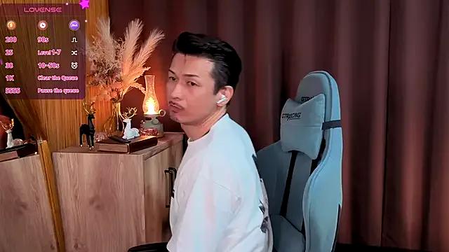 HARU_STRIKE on StripChat