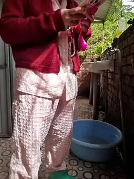 Helen-Tran on StripChat