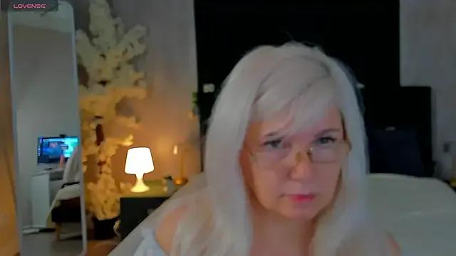 Hella_Fabel on StripChat