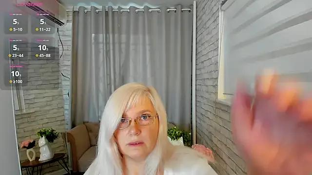 Hella_Fabel on StripChat