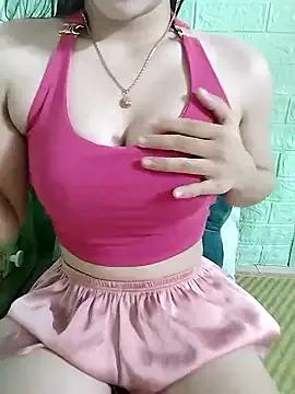 Henie_x on StripChat