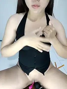 Henie_x on StripChat