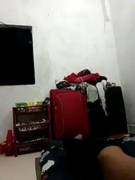 hiddennisha on StripChat