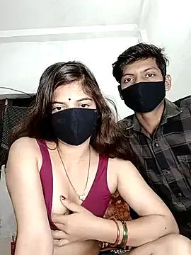 hiddennisha on StripChat