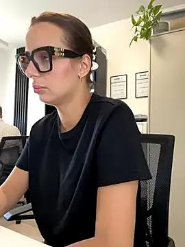 Hii_Lolla on StripChat