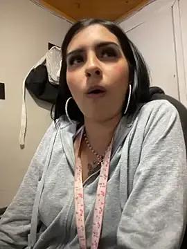 Hilary_pinkk on StripChat