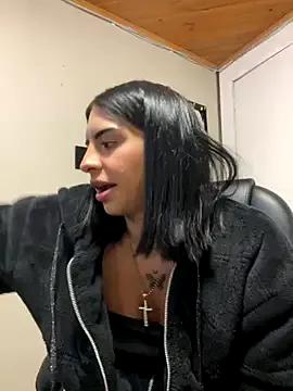 Hilary_pinkk on StripChat