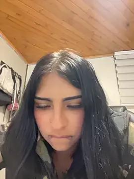 Hilary_pinkk on StripChat