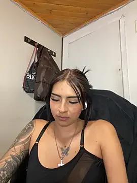 Hilary_pinkk on StripChat