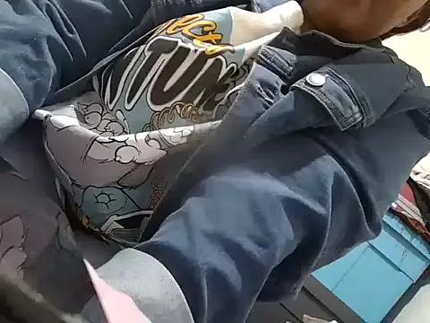 Hornychubbybitch on StripChat