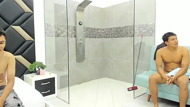 Hot_Threesomee on StripChat