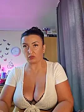 Hotangel75 on StripChat