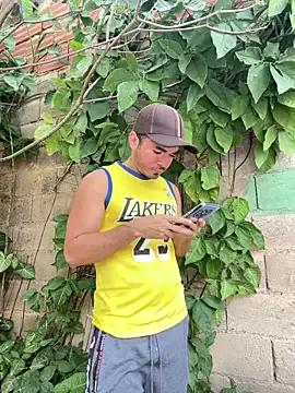 hotboys1924 on StripChat