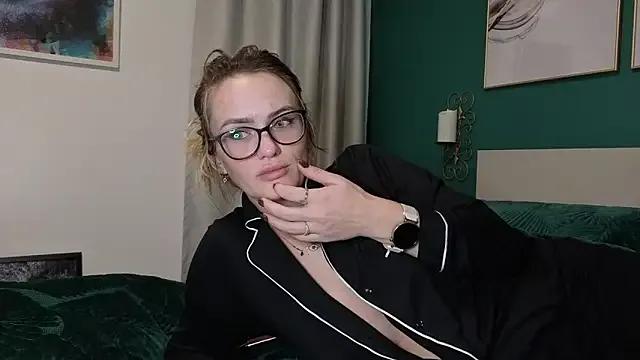 hotjessyca — naked! fun before work