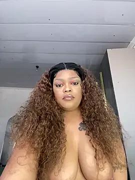 Iam-Sharifa on StripChat