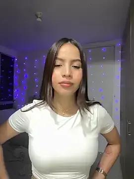 IamSteph13 on StripChat